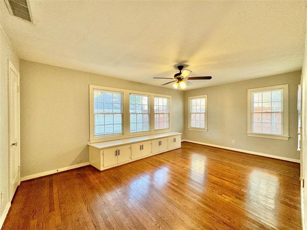 Apartment for rent at 5511 Longview St, Dallas, TX 75206