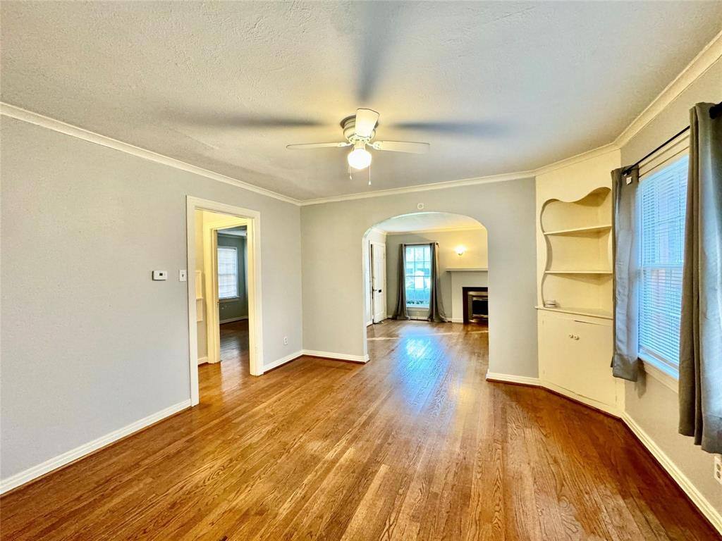 Apartment for rent at 5511 Longview St, Dallas, TX 75206