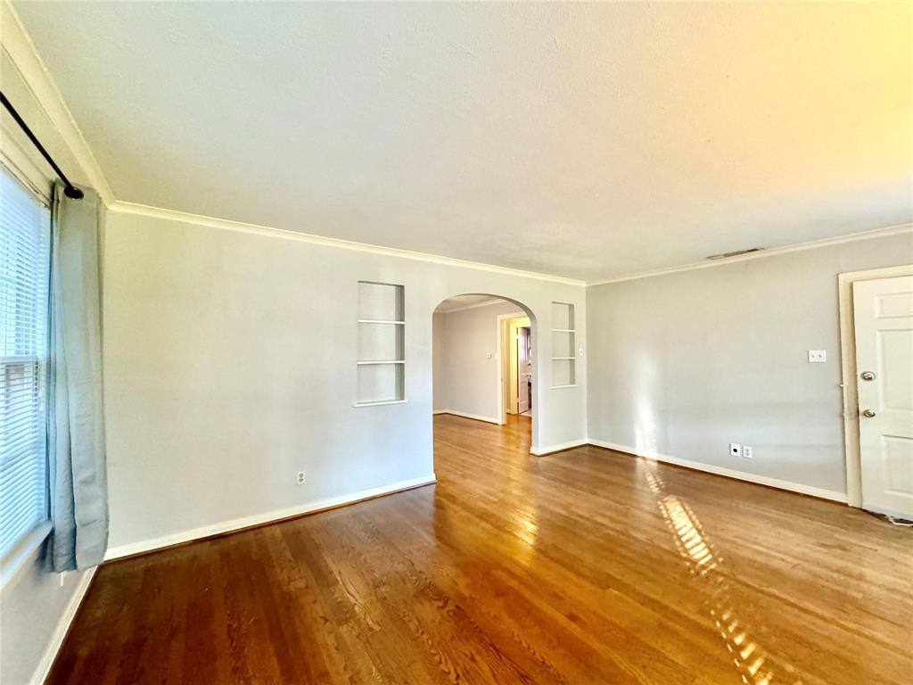 Apartment for rent at 5511 Longview St, Dallas, TX 75206