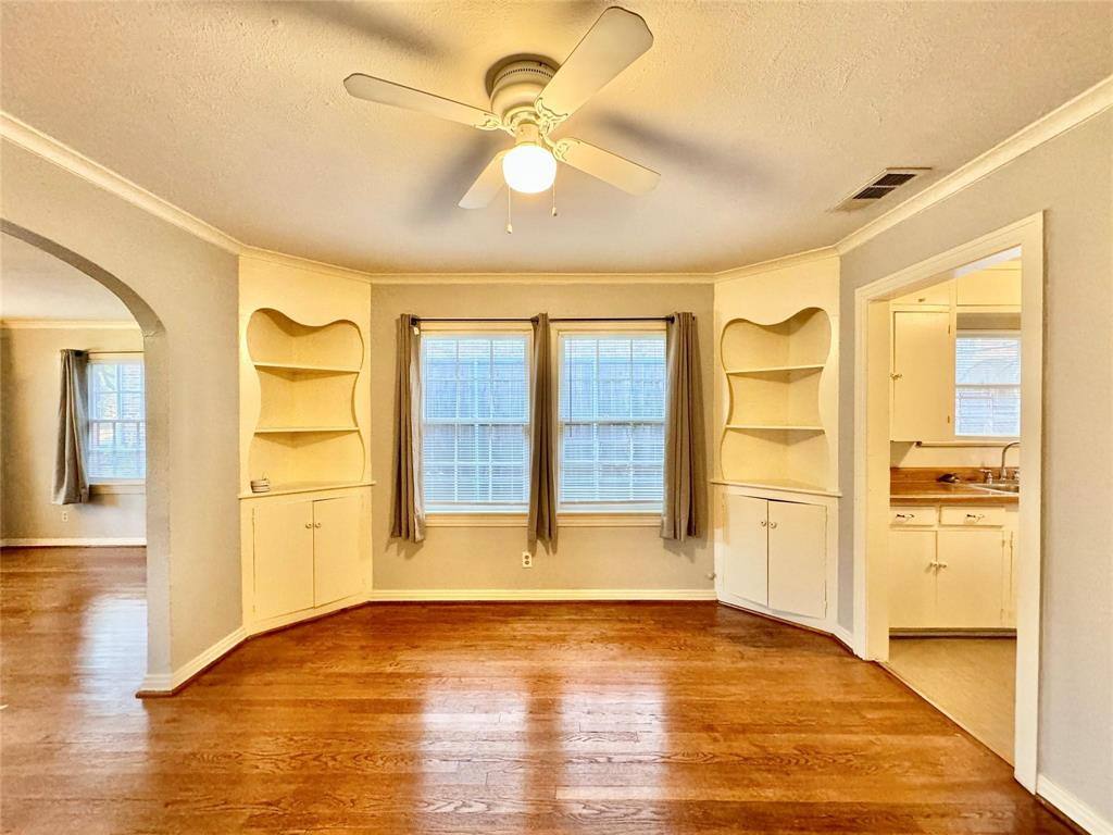 Apartment for rent at 5511 Longview St, Dallas, TX 75206