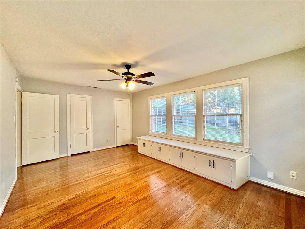 Apartment for rent at 5511 Longview St, Dallas, TX 75206