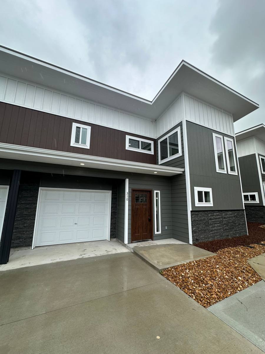 Townhouse for rent at 1350 E 24th St, Sedalia, MO 65301