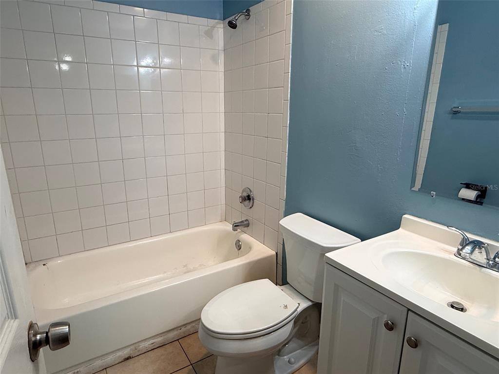 Apartment for rent at 2409 13th St W #2, Bradenton, FL 34205