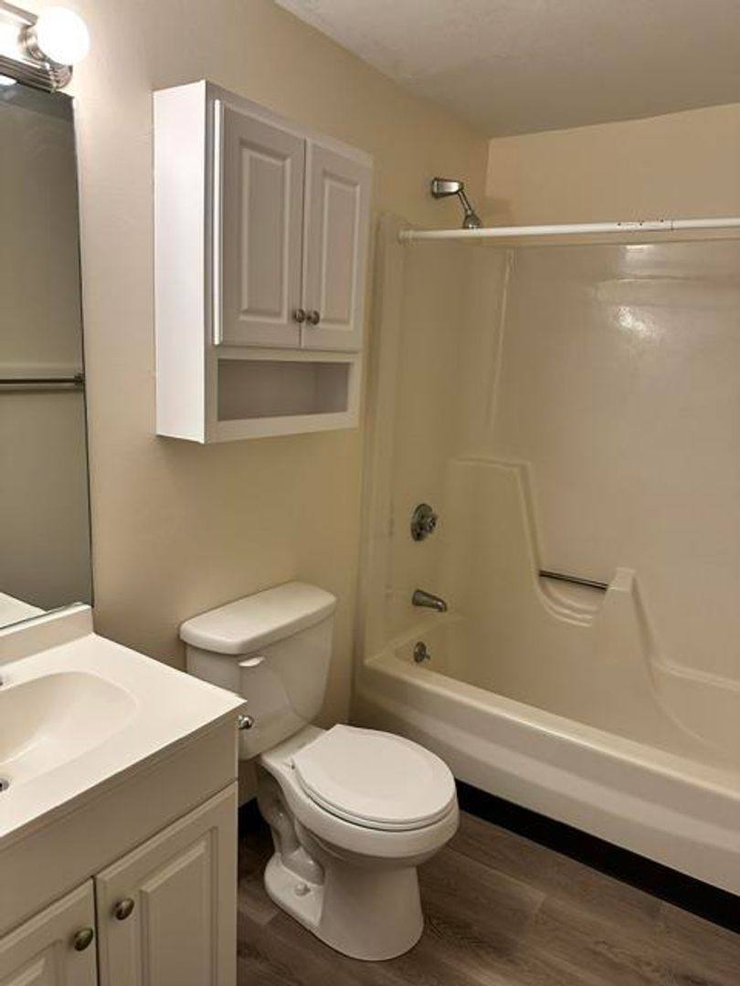 Apartment for rent at 5210 W Seneca St, Vernon, NY 13476