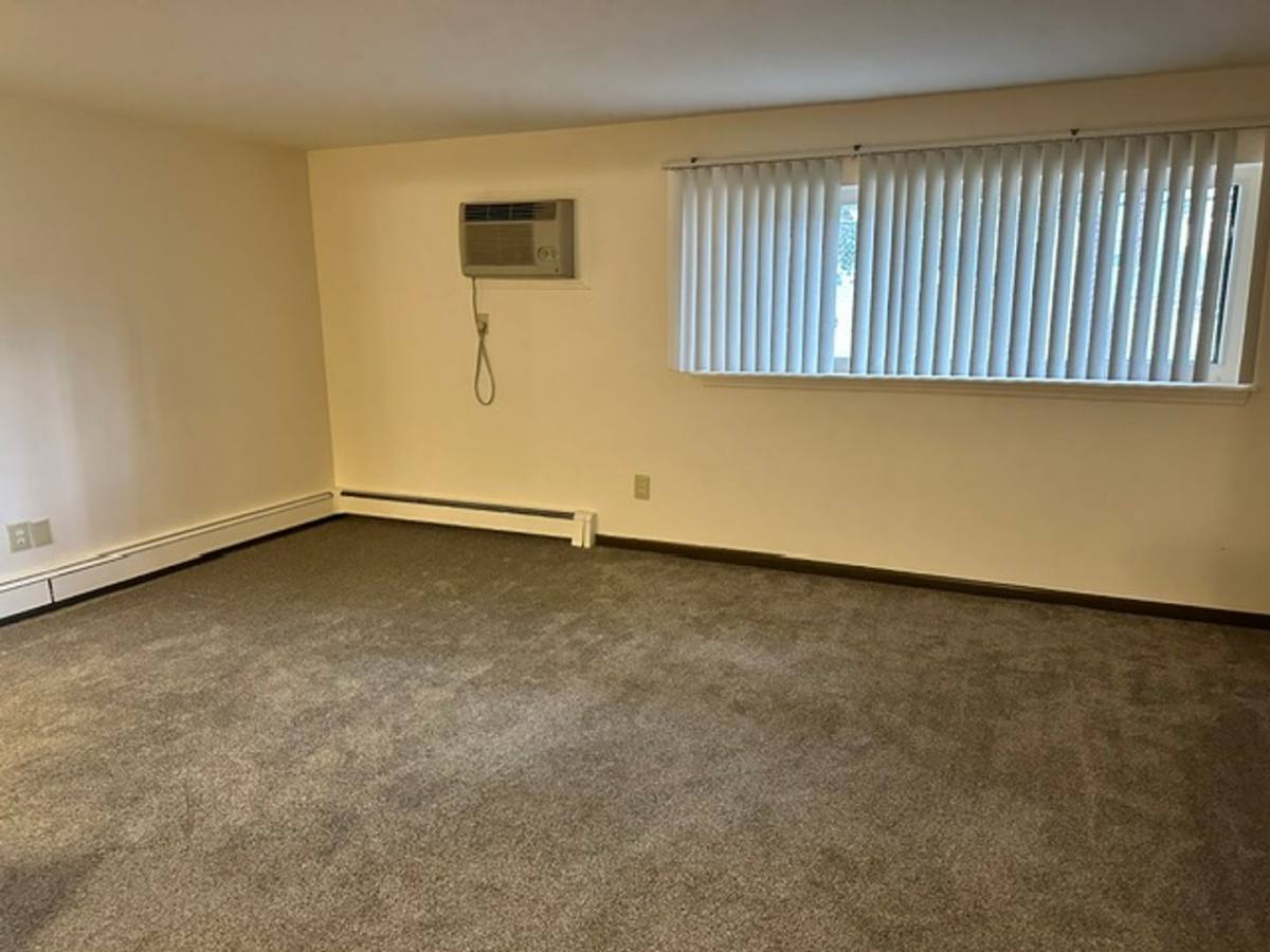 Apartment for rent at 5210 W Seneca St, Vernon, NY 13476