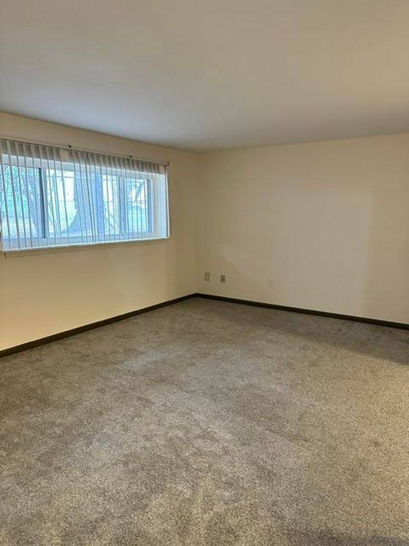 Apartment for rent at 5210 W Seneca St, Vernon, NY 13476