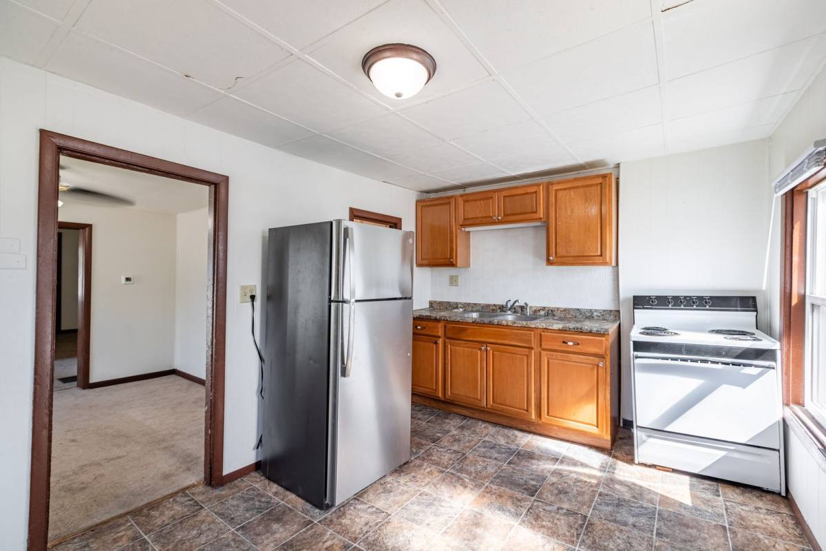 Apartment for rent at 602-604 9th St N, La Crosse, WI 54601