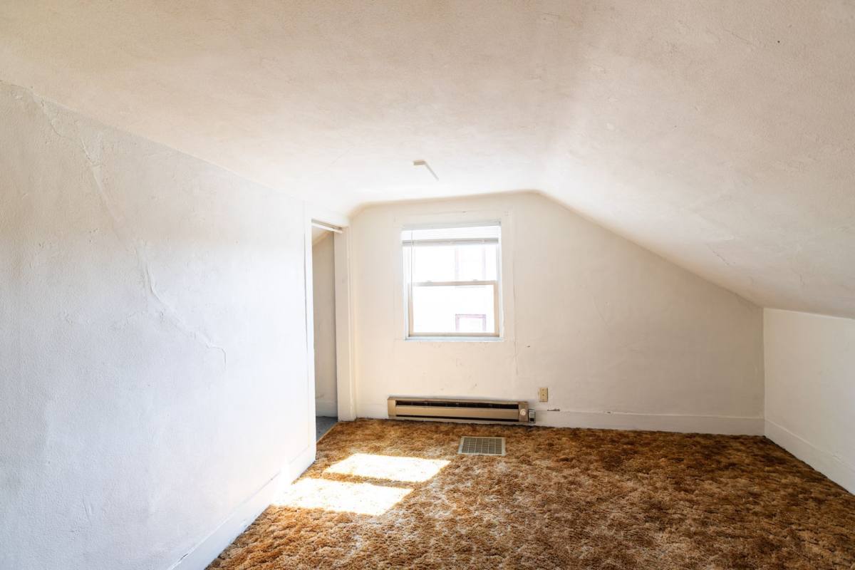 Apartment for rent at 602-604 9th St N, La Crosse, WI 54601
