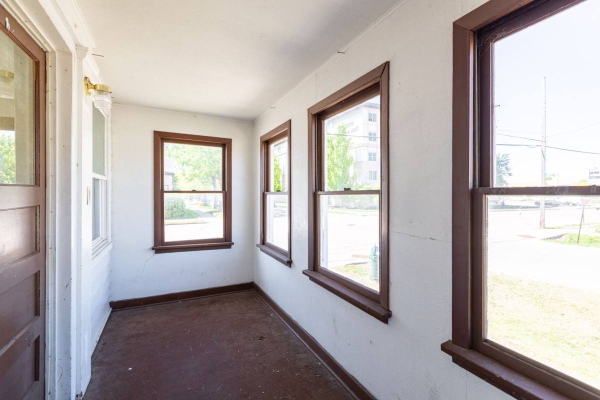 Apartment for rent at 602-604 9th St N, La Crosse, WI 54601
