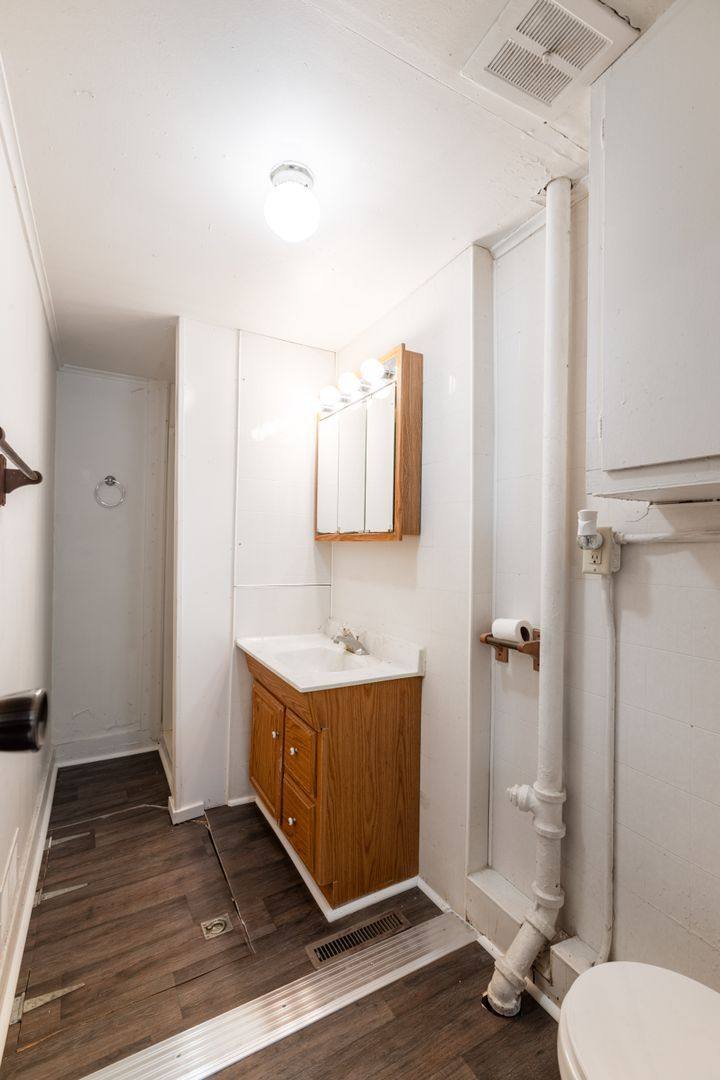 Apartment for rent at 602-604 9th St N, La Crosse, WI 54601