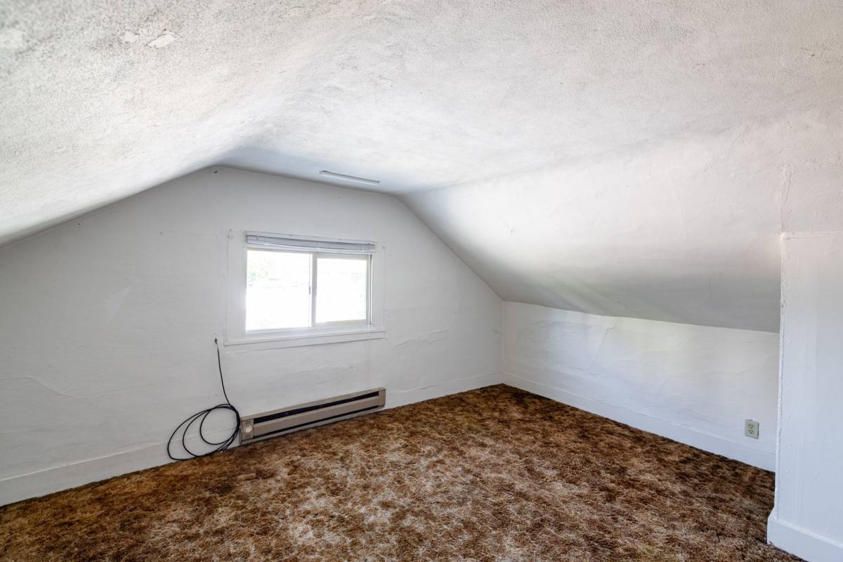 Apartment for rent at 602-604 9th St N, La Crosse, WI 54601