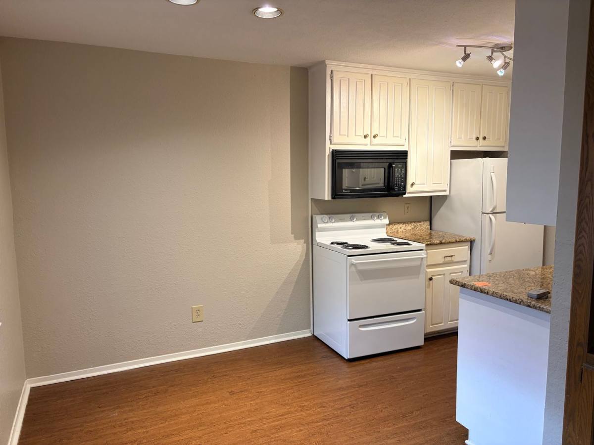 Apartment for rent at 1421 S 12th St, Waco, TX 76706