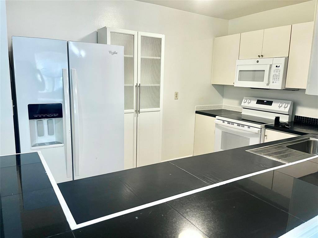 Apartment for rent at 4394 NW 9th Ave #4394212A, Pompano Beach, FL 33064