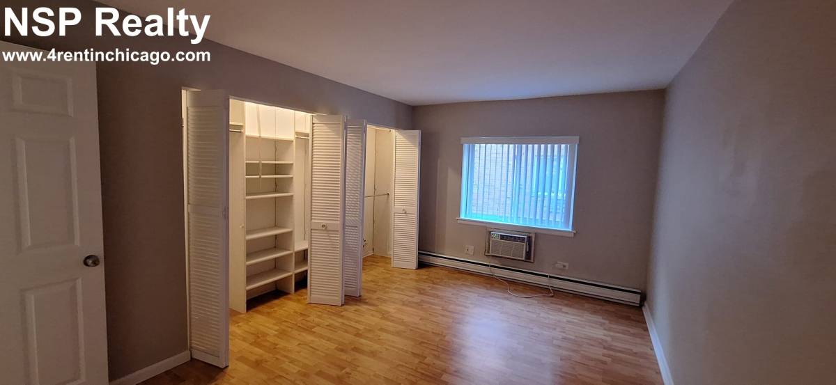 Apartment for rent at 3825 Pine Grove, Chicago, IL 60613