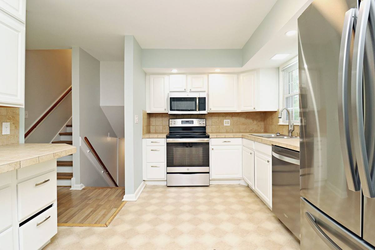 Apartment for rent at 2412 Commonwealth Dr, Charlottesville, VA 22901