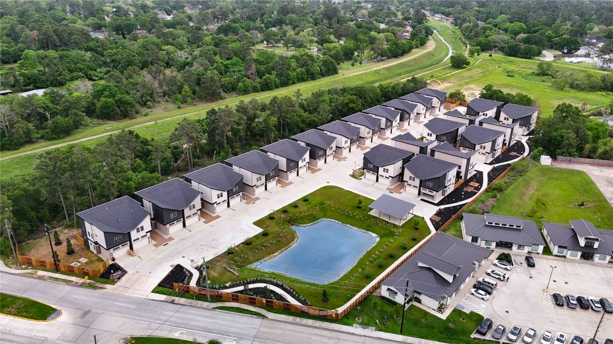 Apartment for rent at 13102 Beauty Berry Ridge Lane, Cypress, TX 77429