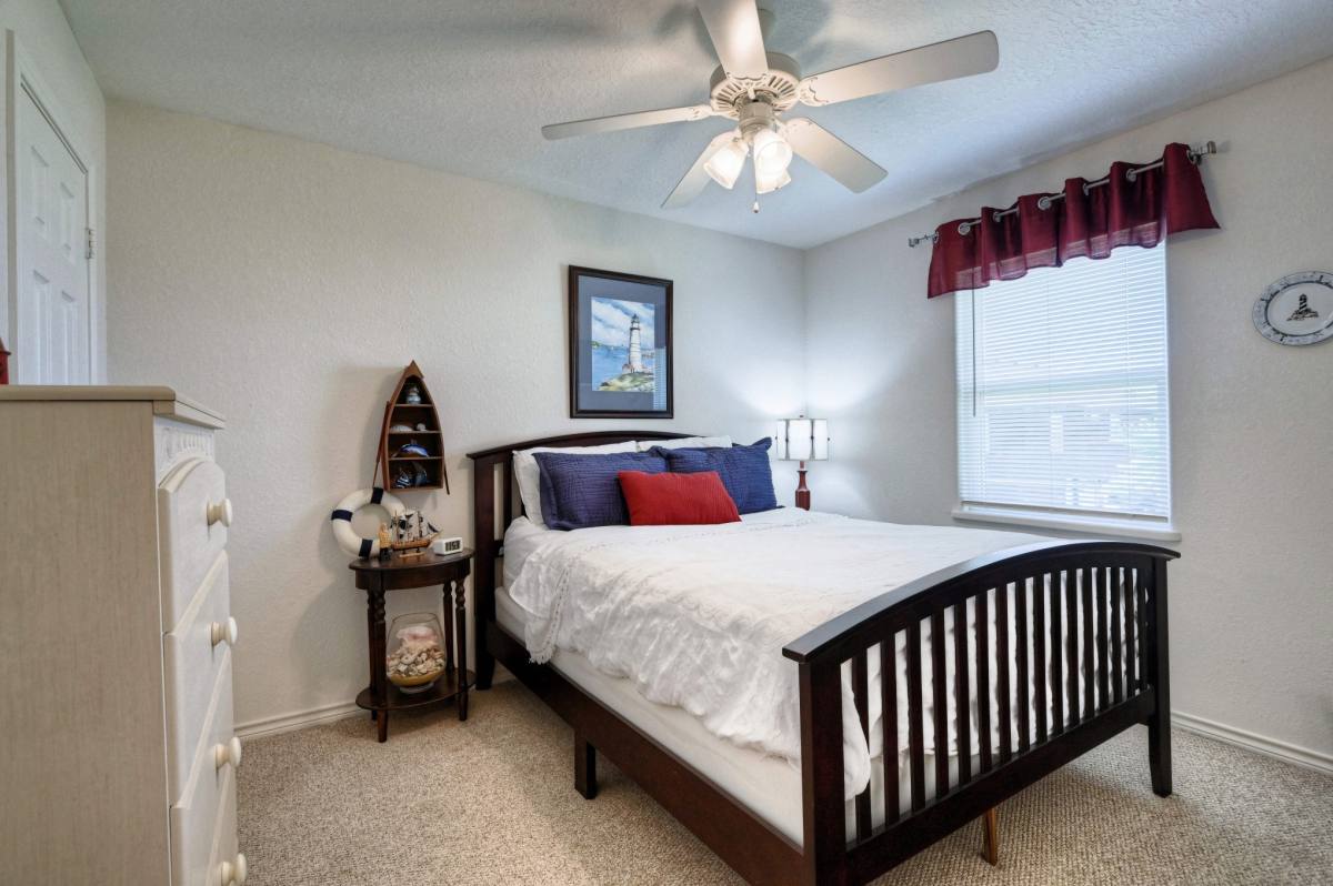 Apartment for rent at 4010 Panola Dr, Galveston, TX 77554