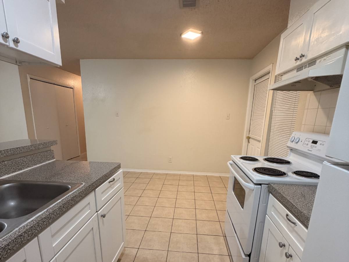 House for rent at 810 W Olmos Dr, San Antonio, TX 78212