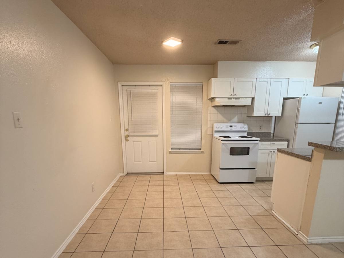 House for rent at 810 W Olmos Dr, San Antonio, TX 78212