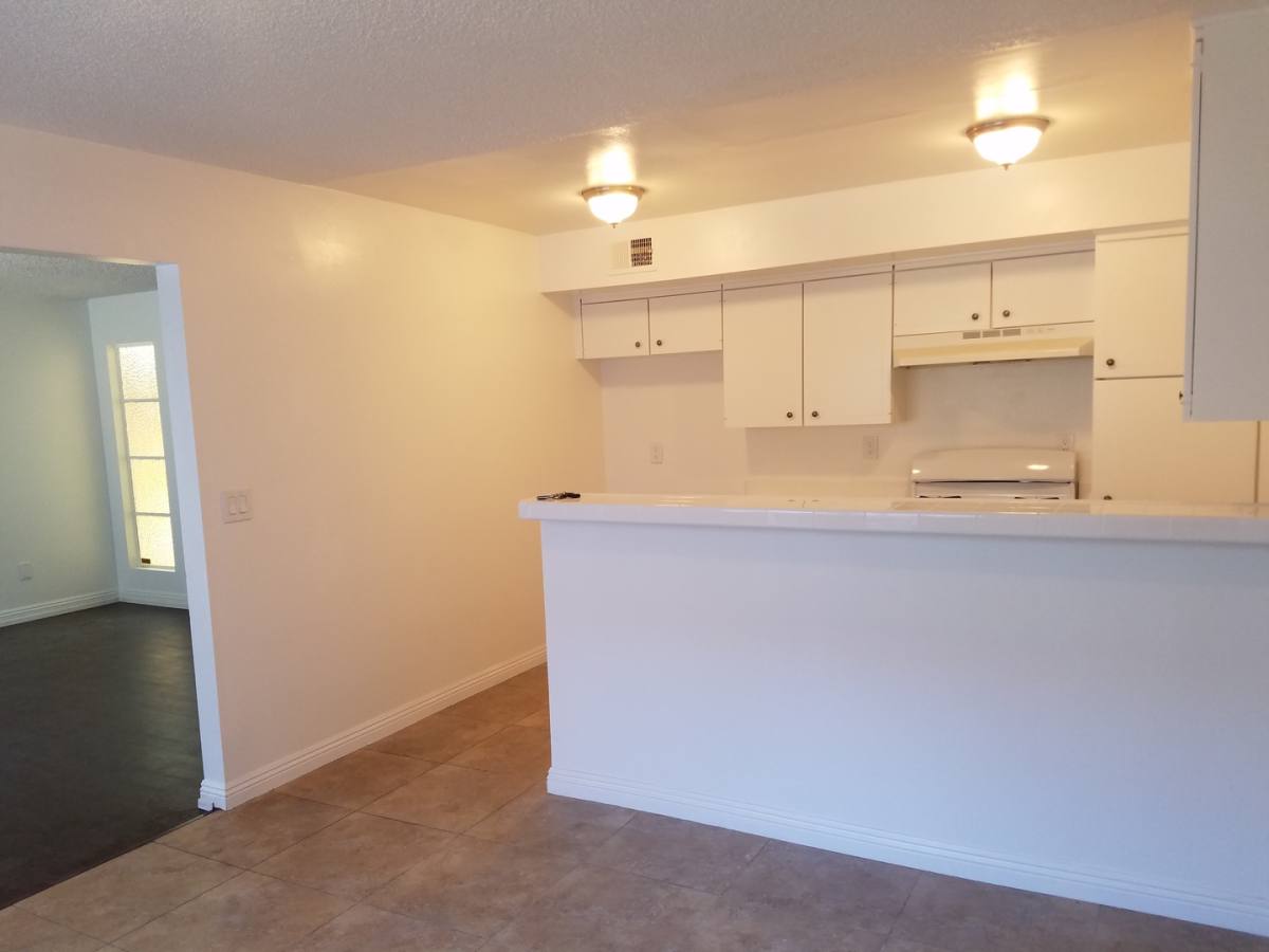 Apartment for rent at 340 W Fairway Dr, Orange, CA 92866