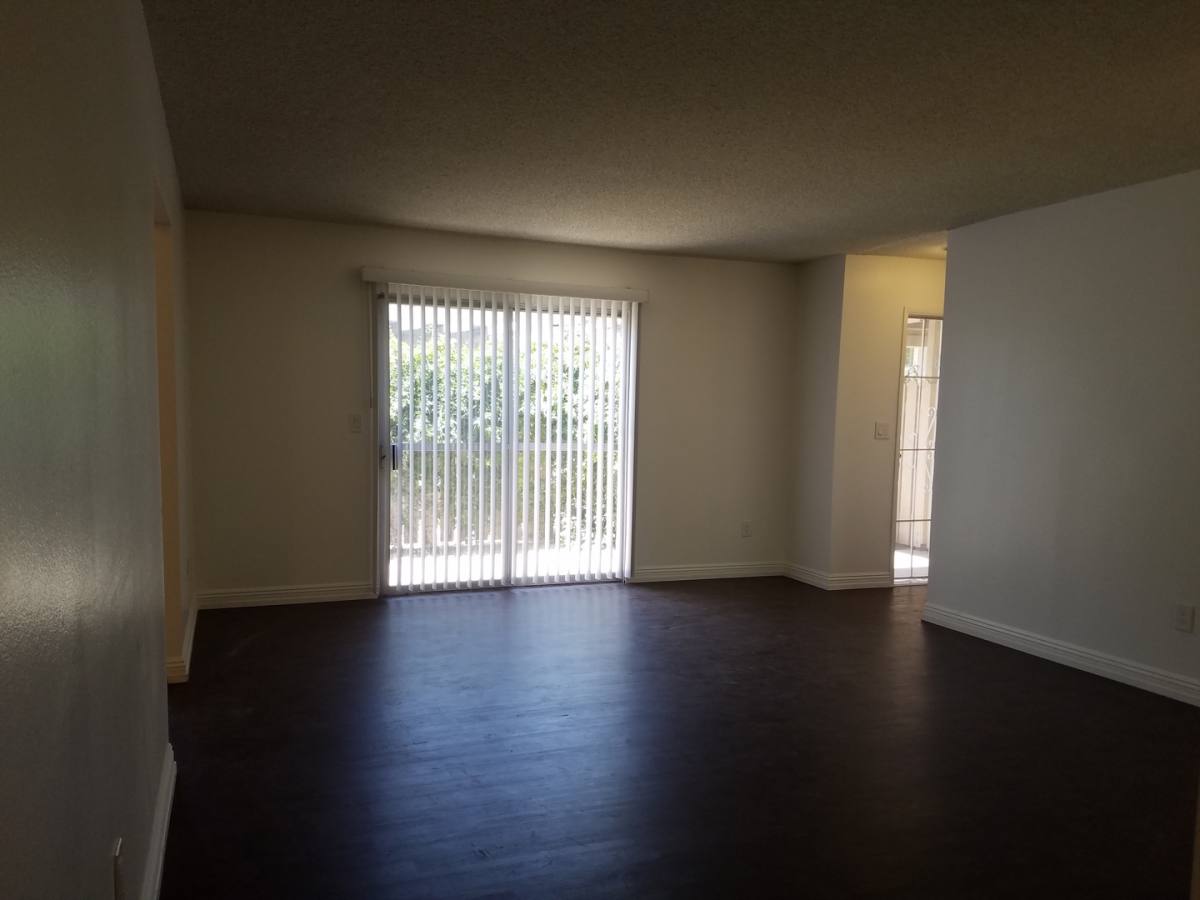 Apartment for rent at 340 W Fairway Dr, Orange, CA 92866