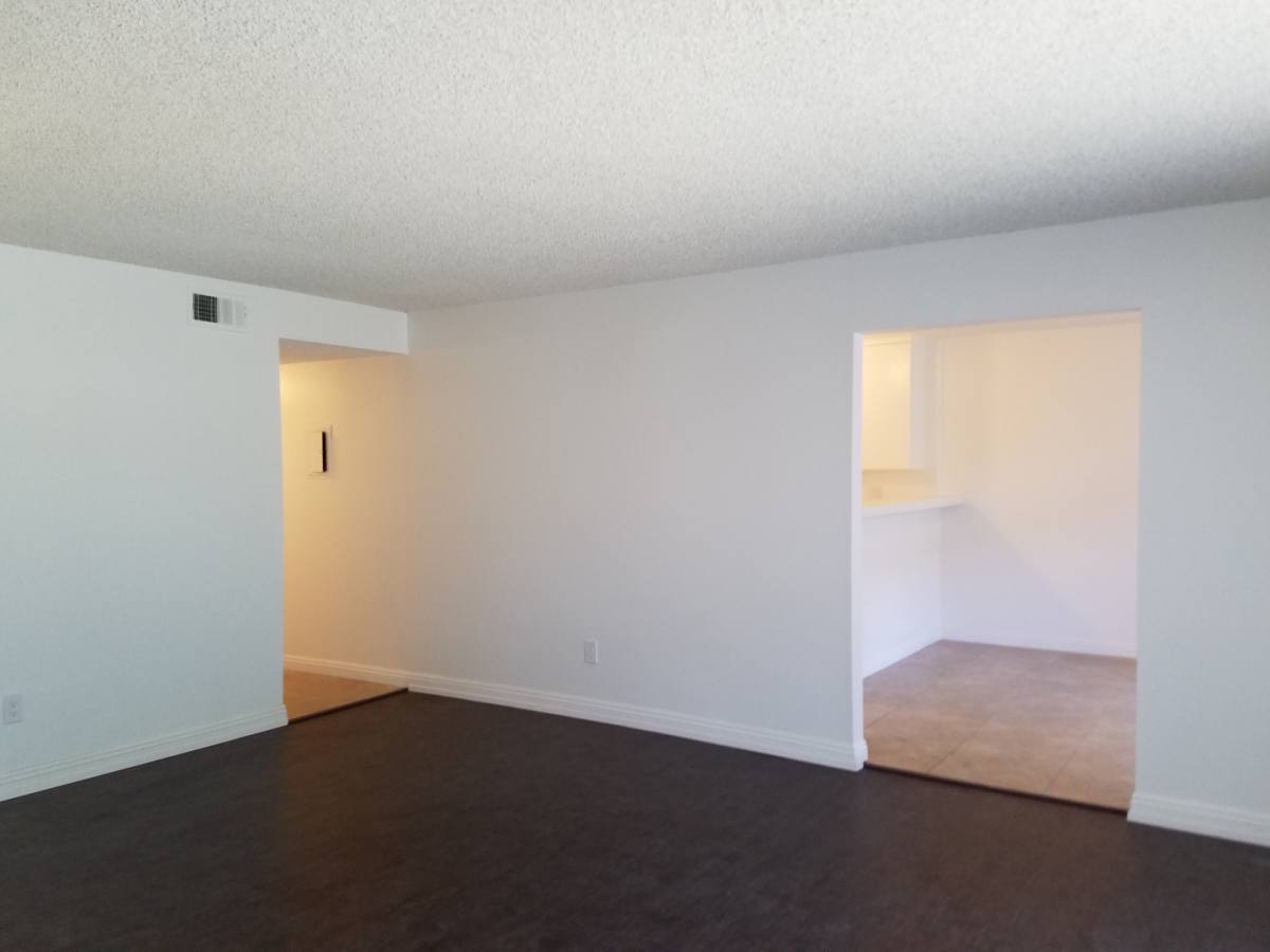 Apartment for rent at 340 W Fairway Dr, Orange, CA 92866