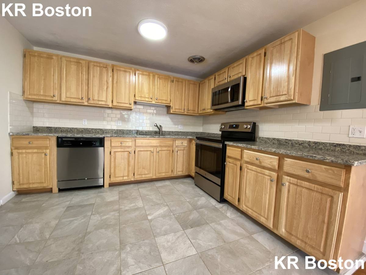 Apartment for rent at 222 Babcock St #3A, Brookline, MA 02446