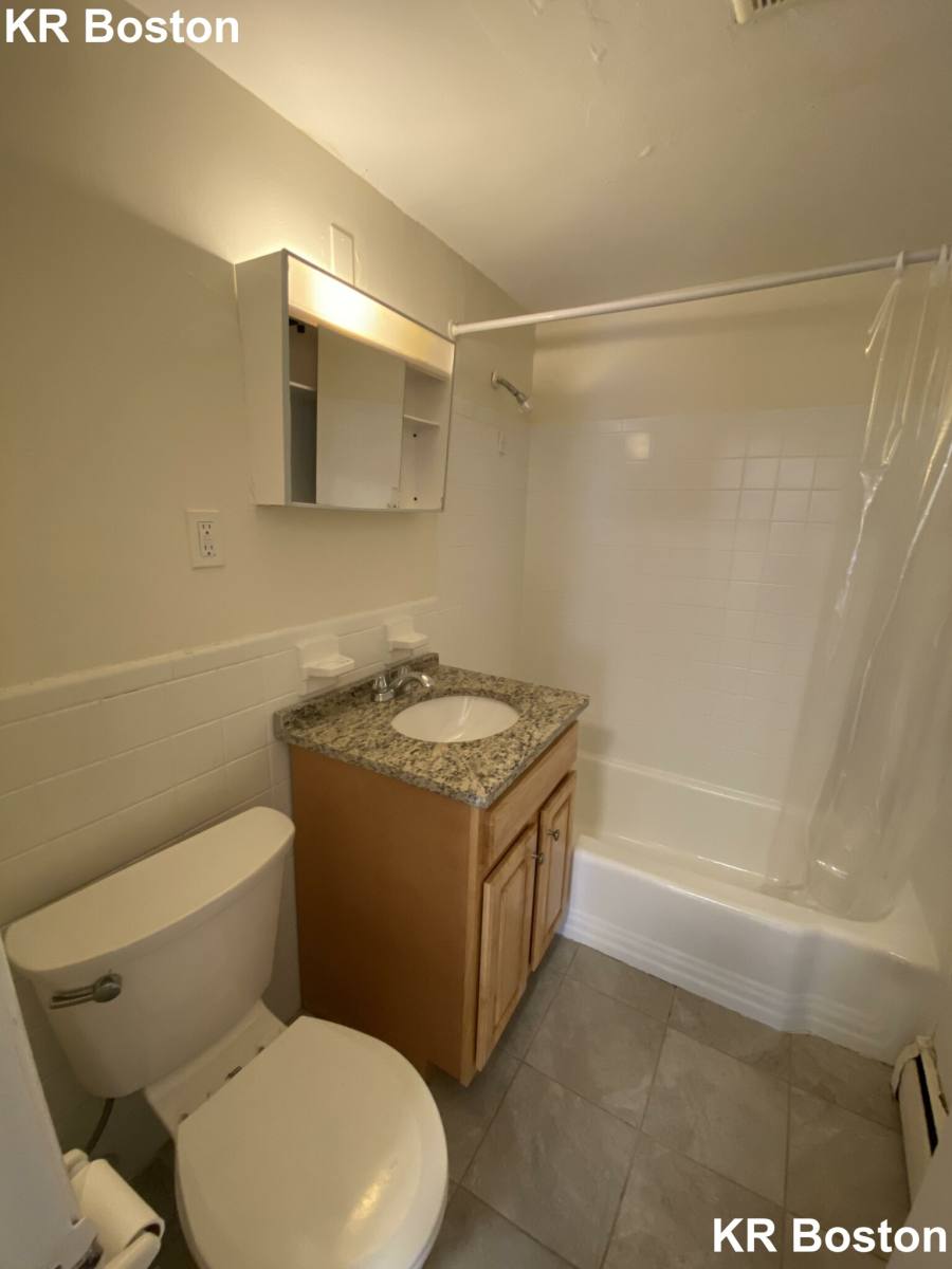 Apartment for rent at 222 Babcock St #3A, Brookline, MA 02446
