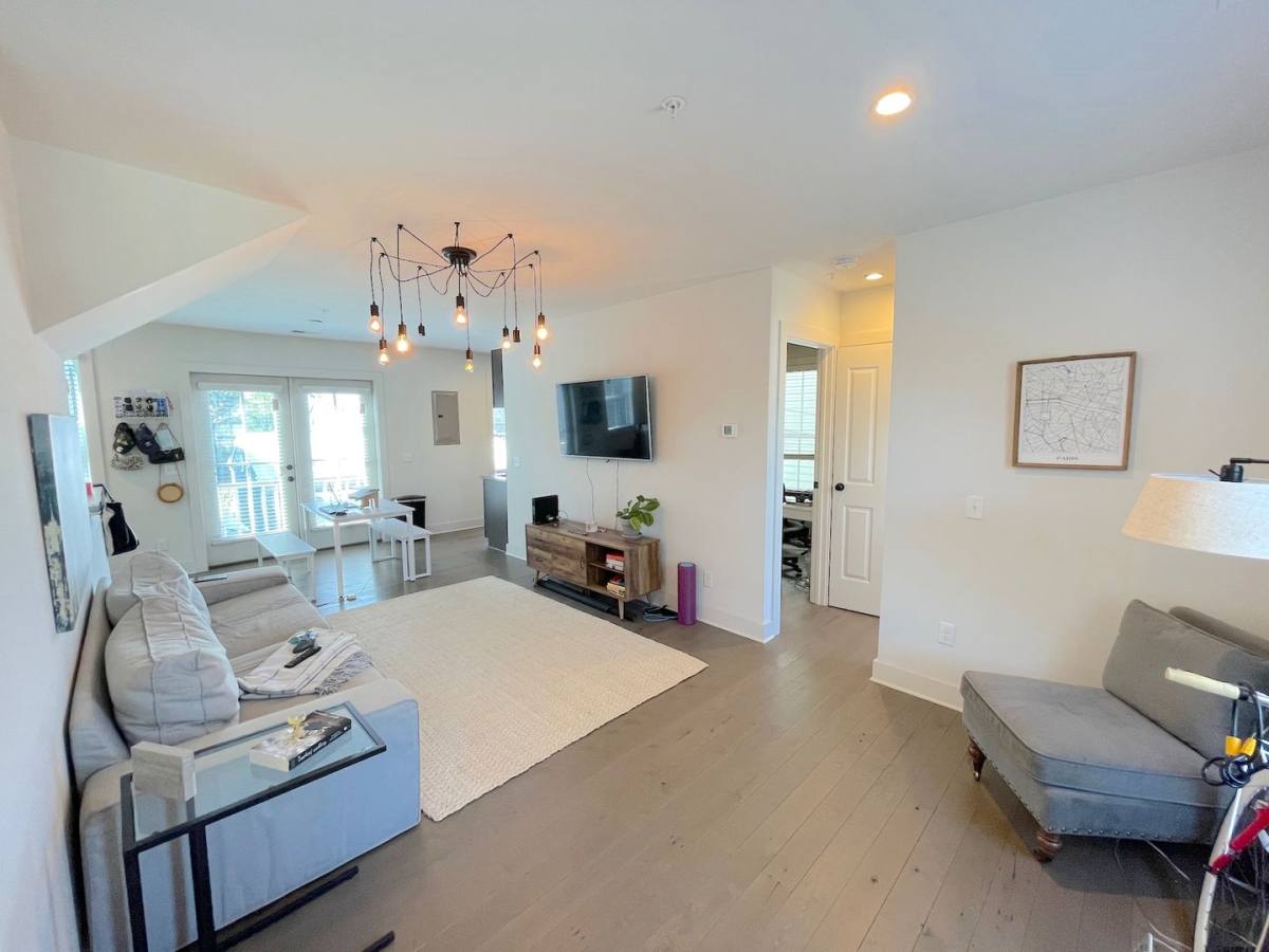 Apartment for rent at 613 E Duffy Lane, Savannah, GA 31401