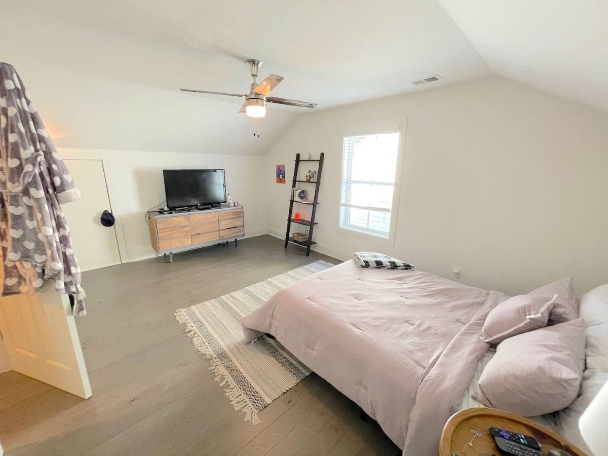 Apartment for rent at 613 E Duffy Lane, Savannah, GA 31401