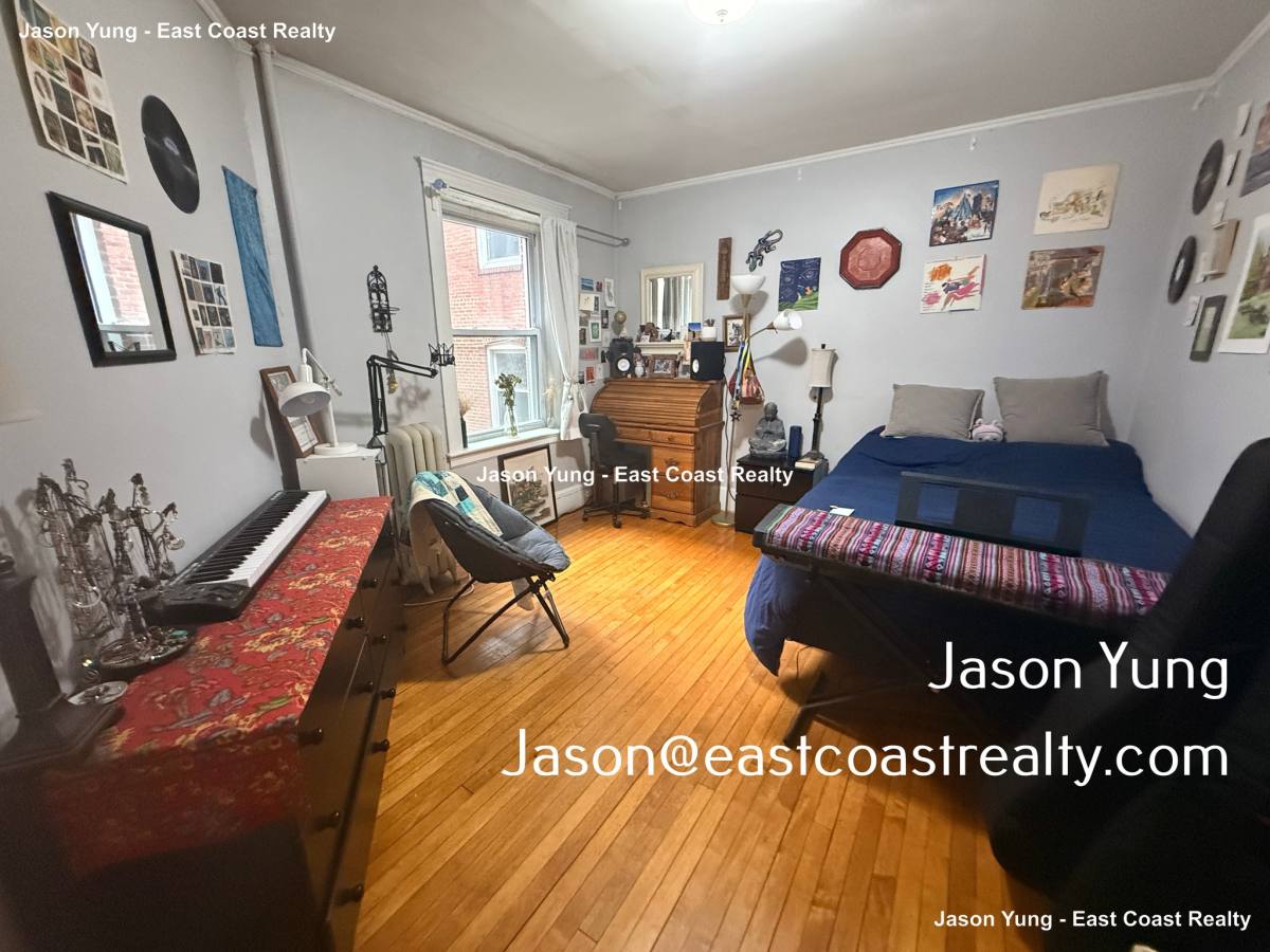 Apartment for rent at 142 Davis Ave #2, Brookline, MA 02445