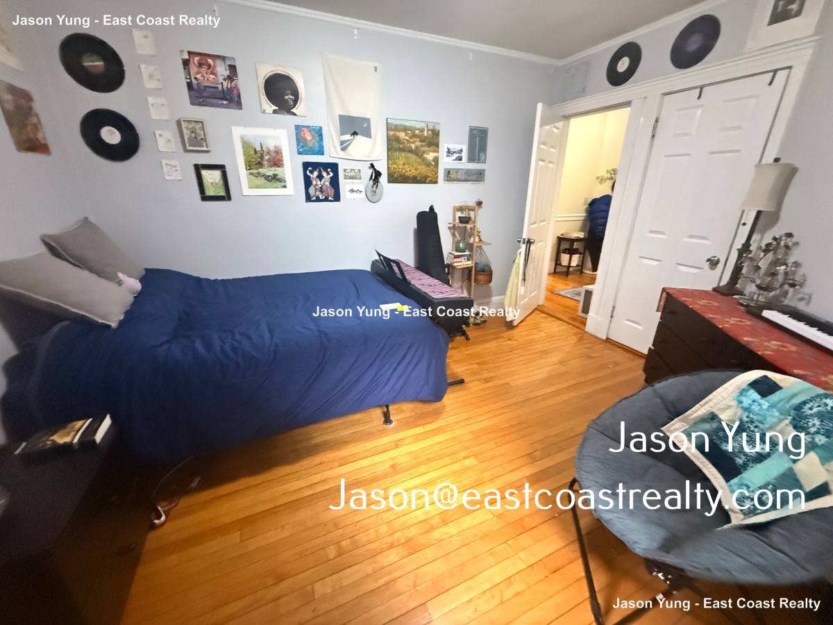 Apartment for rent at 142 Davis Ave #2, Brookline, MA 02445