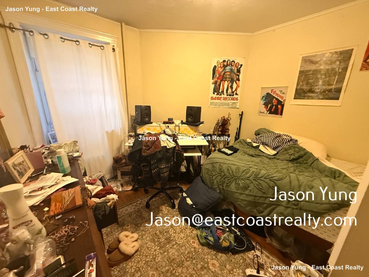 Apartment for rent at 142 Davis Ave #2, Brookline, MA 02445