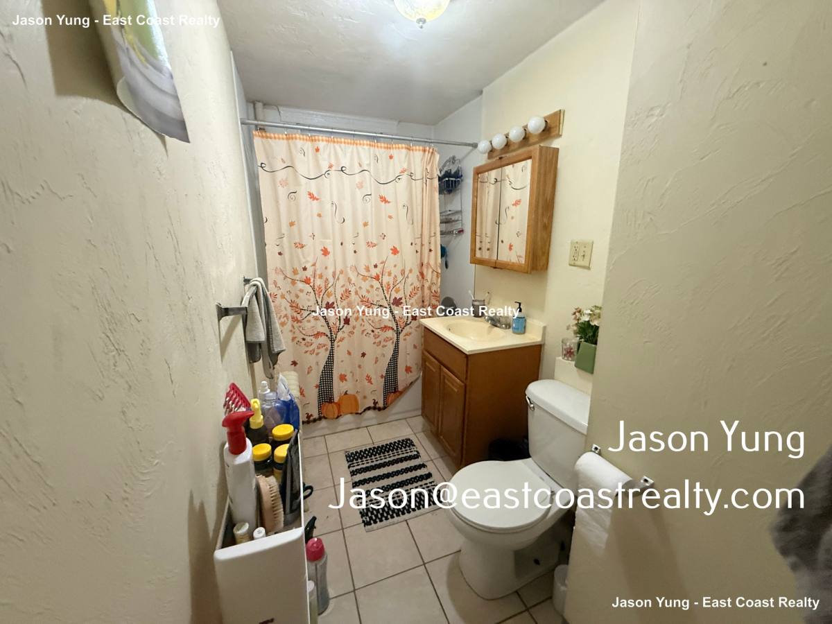 Apartment for rent at 142 Davis Ave #2, Brookline, MA 02445