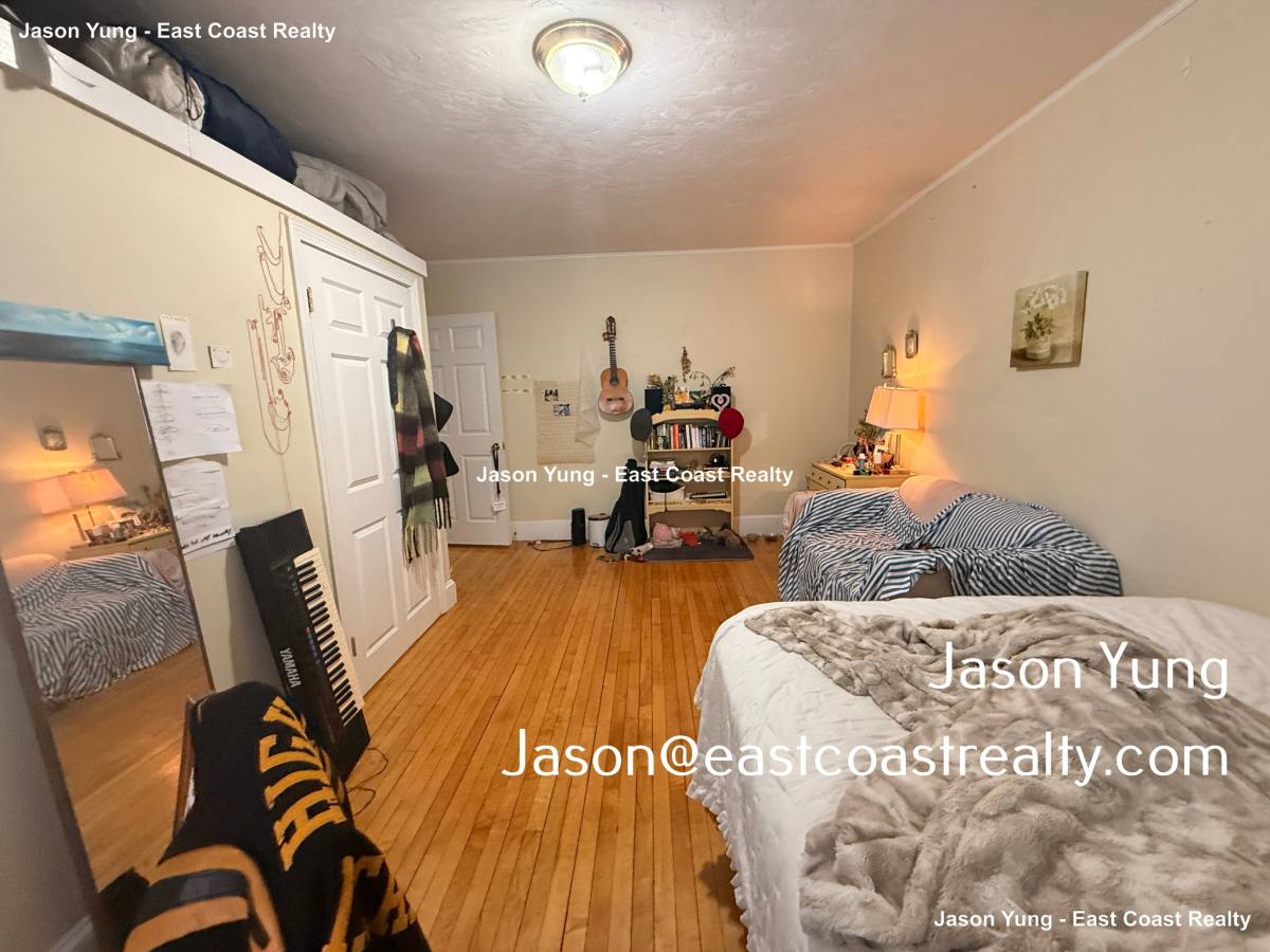 Apartment for rent at 142 Davis Ave #2, Brookline, MA 02445