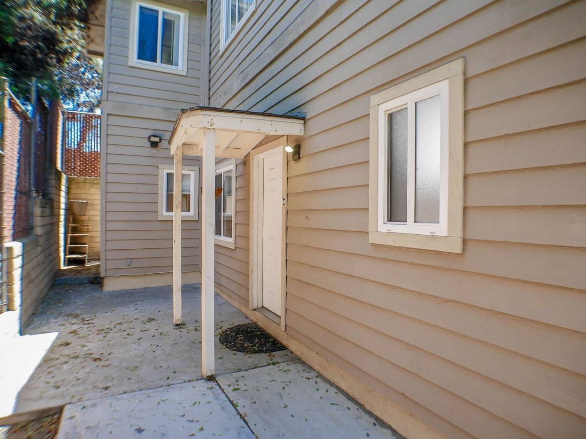 Apartment for rent at 4282-4284 Whittier St, San Diego, CA 92107