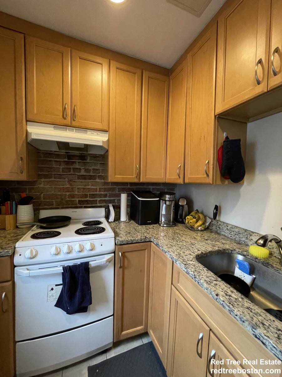 Apartment for rent at 914 Beacon St #2, Boston, MA 02215