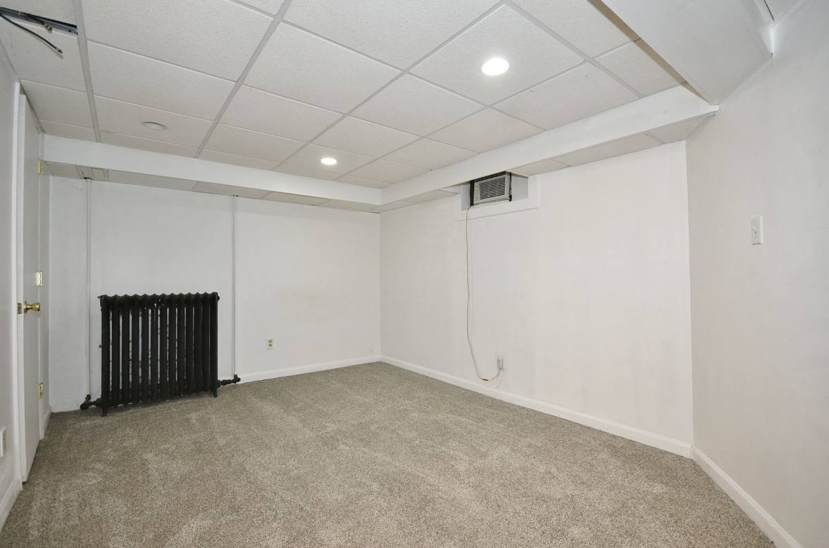 Apartment for rent at 2106 W St, Homestead, PA 15120