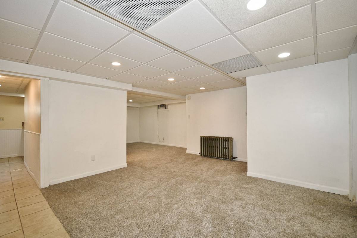 Apartment for rent at 2106 W St, Homestead, PA 15120