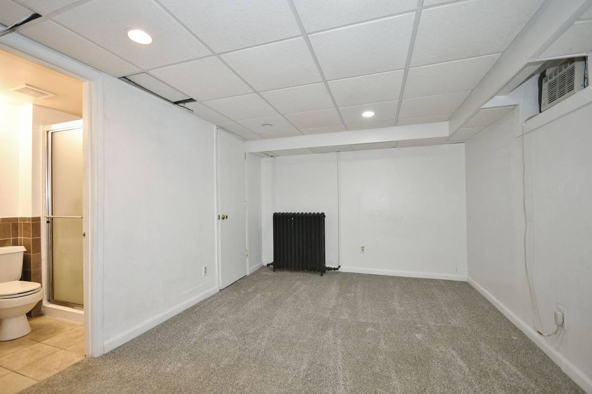 Apartment for rent at 2106 W St, Homestead, PA 15120