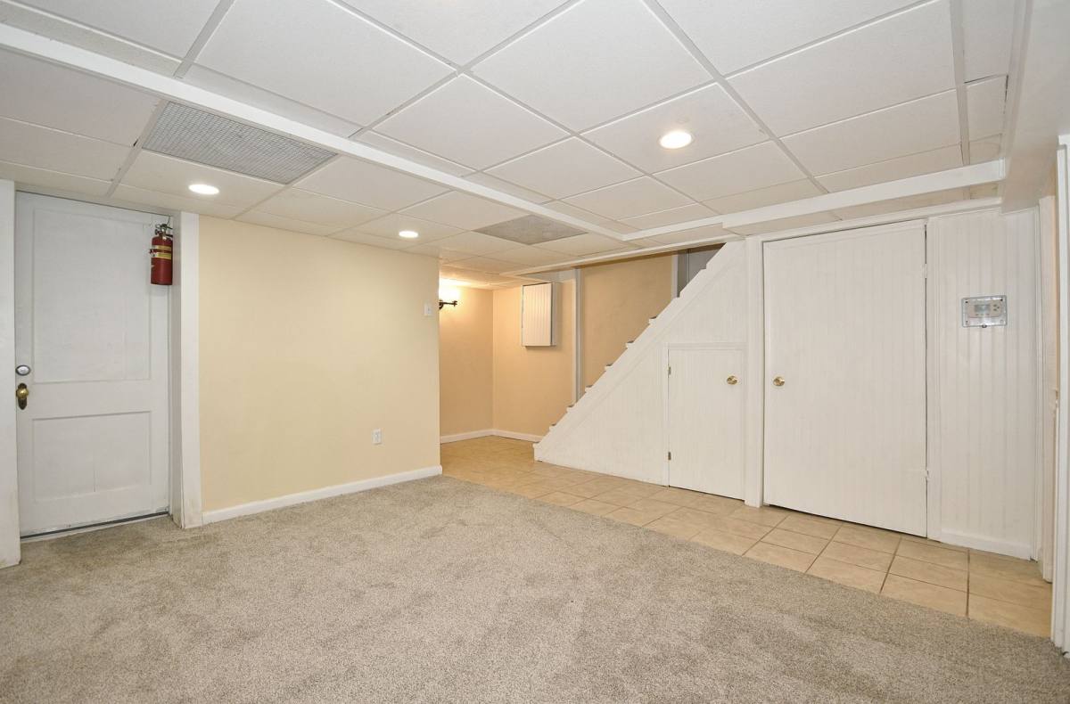 Apartment for rent at 2106 W St, Homestead, PA 15120