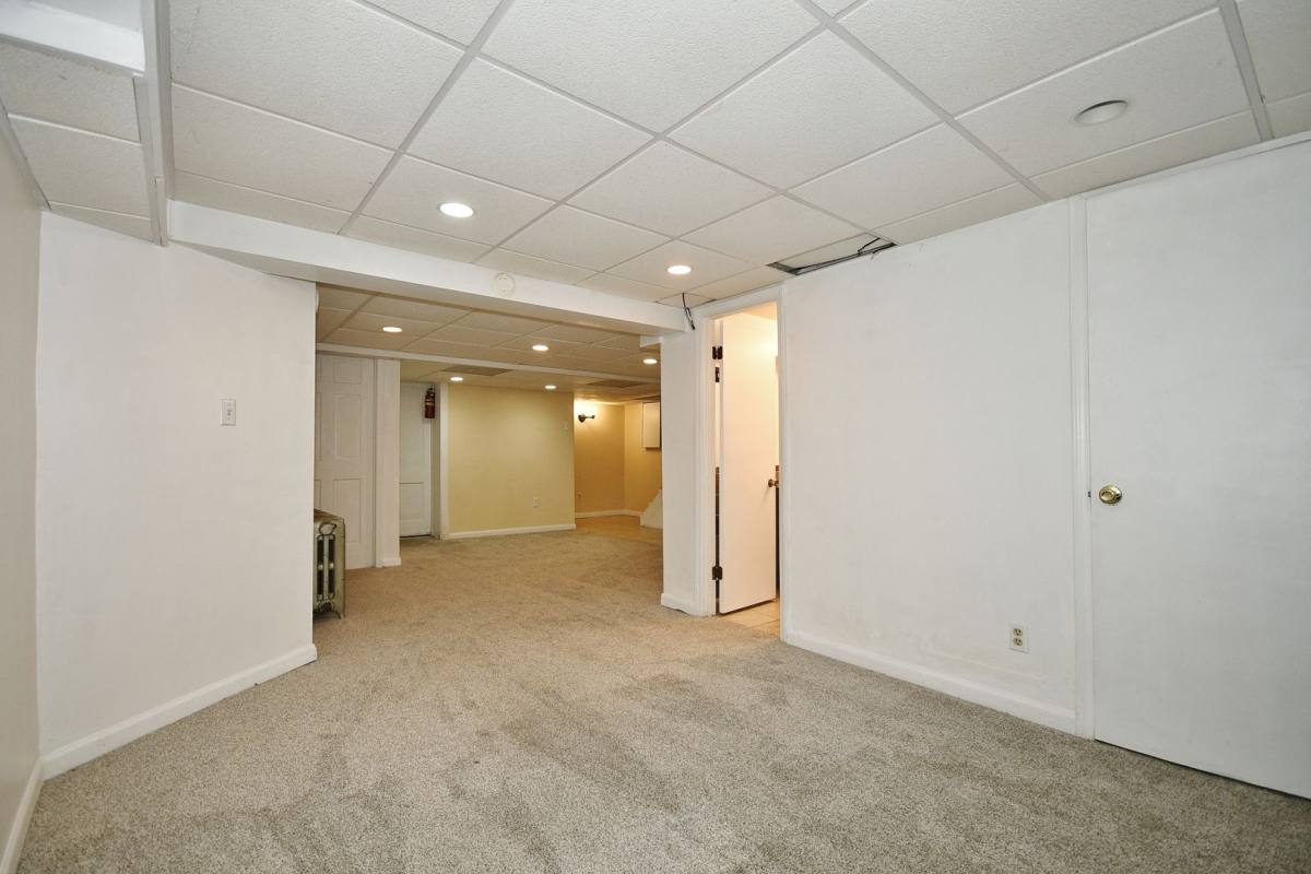 Apartment for rent at 2106 W St, Homestead, PA 15120