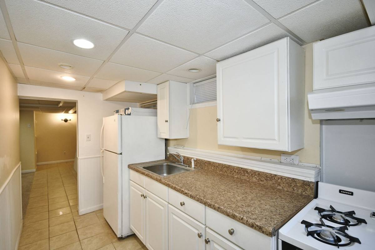 Apartment for rent at 2106 W St, Homestead, PA 15120