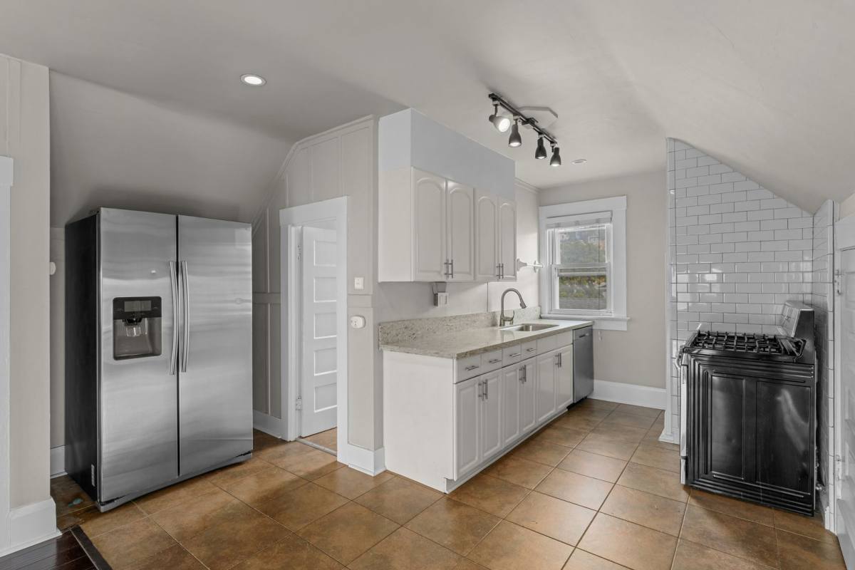 Apartment for rent at 531-535 W Juniper St, San Diego, CA 92101