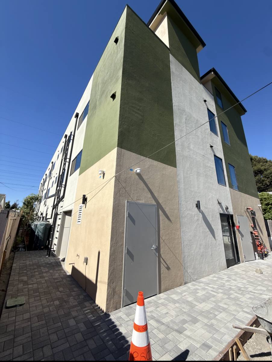 Apartment for rent at 1627 E 92nd St, Los Angeles, CA 90002