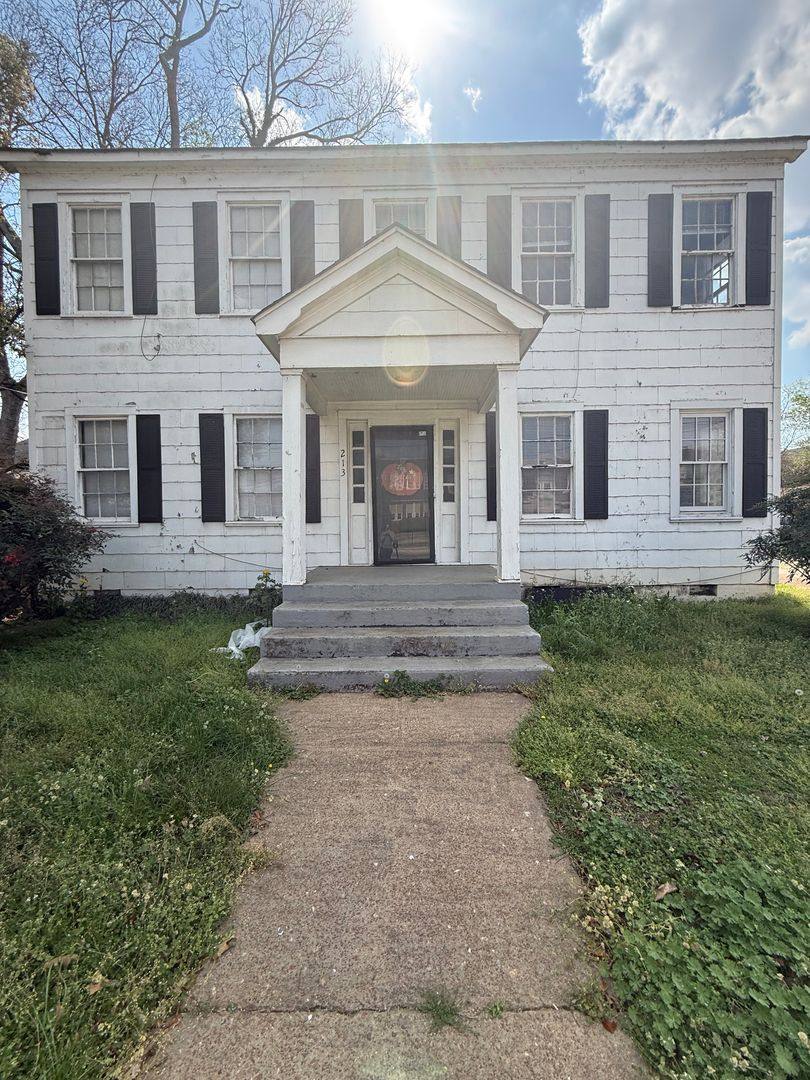 Apartment for rent at 213 Wilson St NE, Decatur, AL 35601