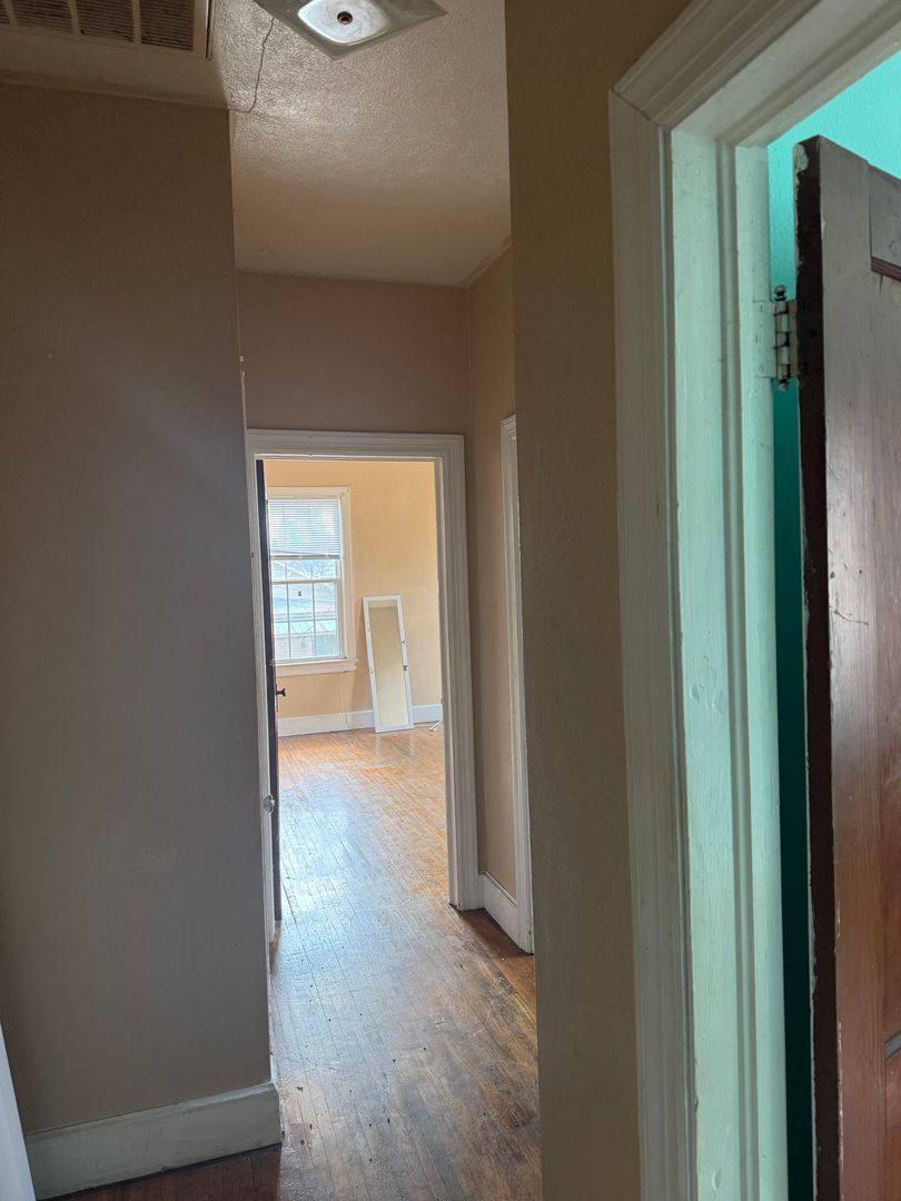 Apartment for rent at 213 Wilson St NE, Decatur, AL 35601