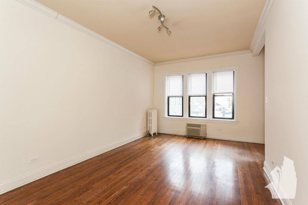 Condo for rent at 746 W Addison #E2, Chicago, IL 60613