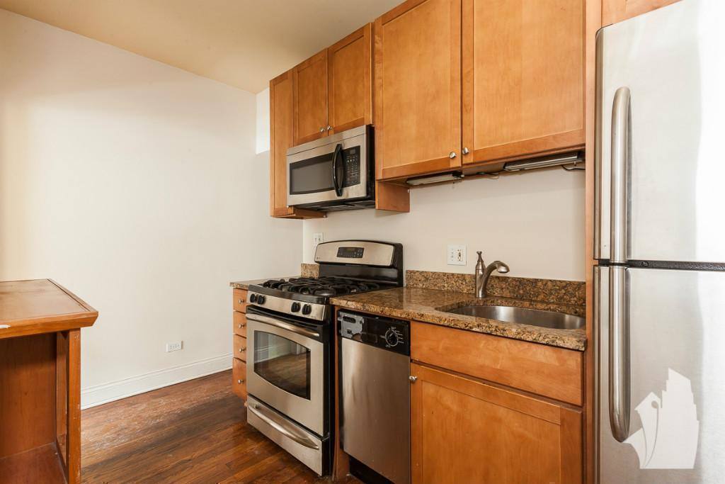 Condo for rent at 746 W Addison #E2, Chicago, IL 60613