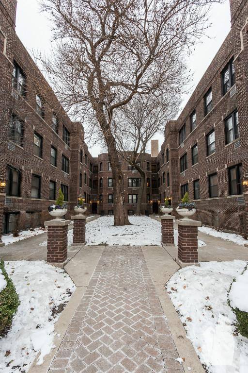 Condo for rent at 746 W Addison #E2, Chicago, IL 60613